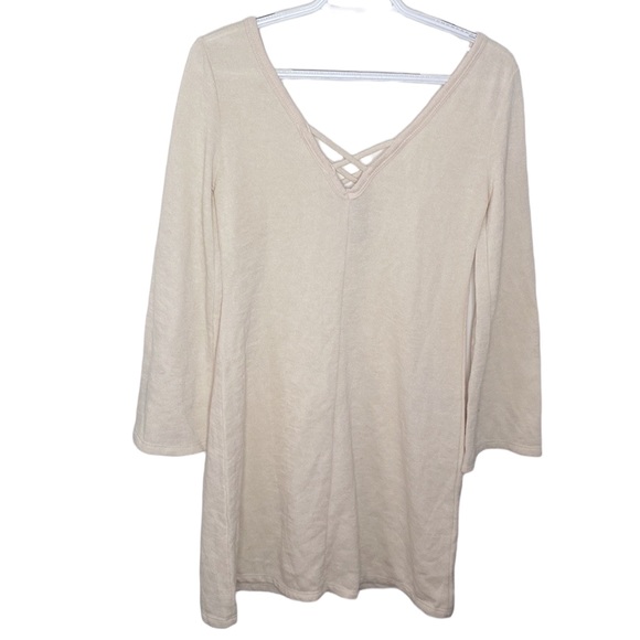 Go Couture criss cross v neck bell sleeve tunic in beige size S - Picture 2 of 11